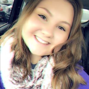 Meet your Posher, Emiline